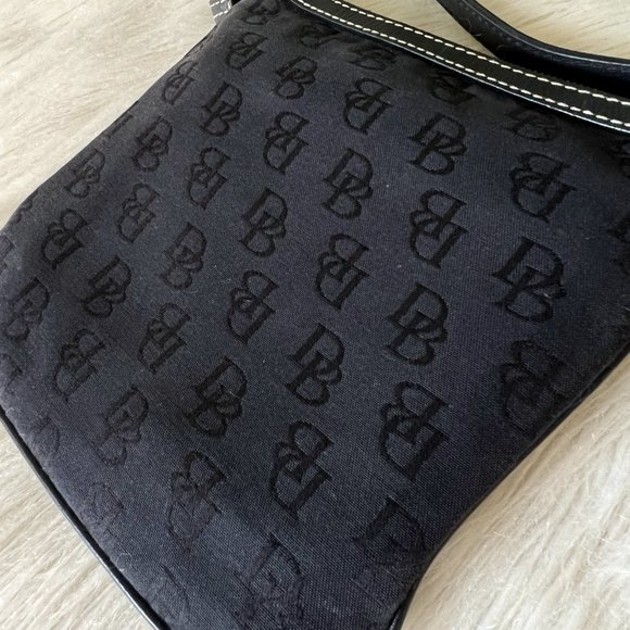 DOONEY & BOURKE Black Crossbody Letter Carrier Shoulder Handbag - Picture 7 of 16